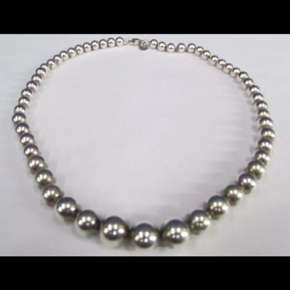 Tiffany Sterling Silver Bead Graduated Necklace. - Picture 6 of 10